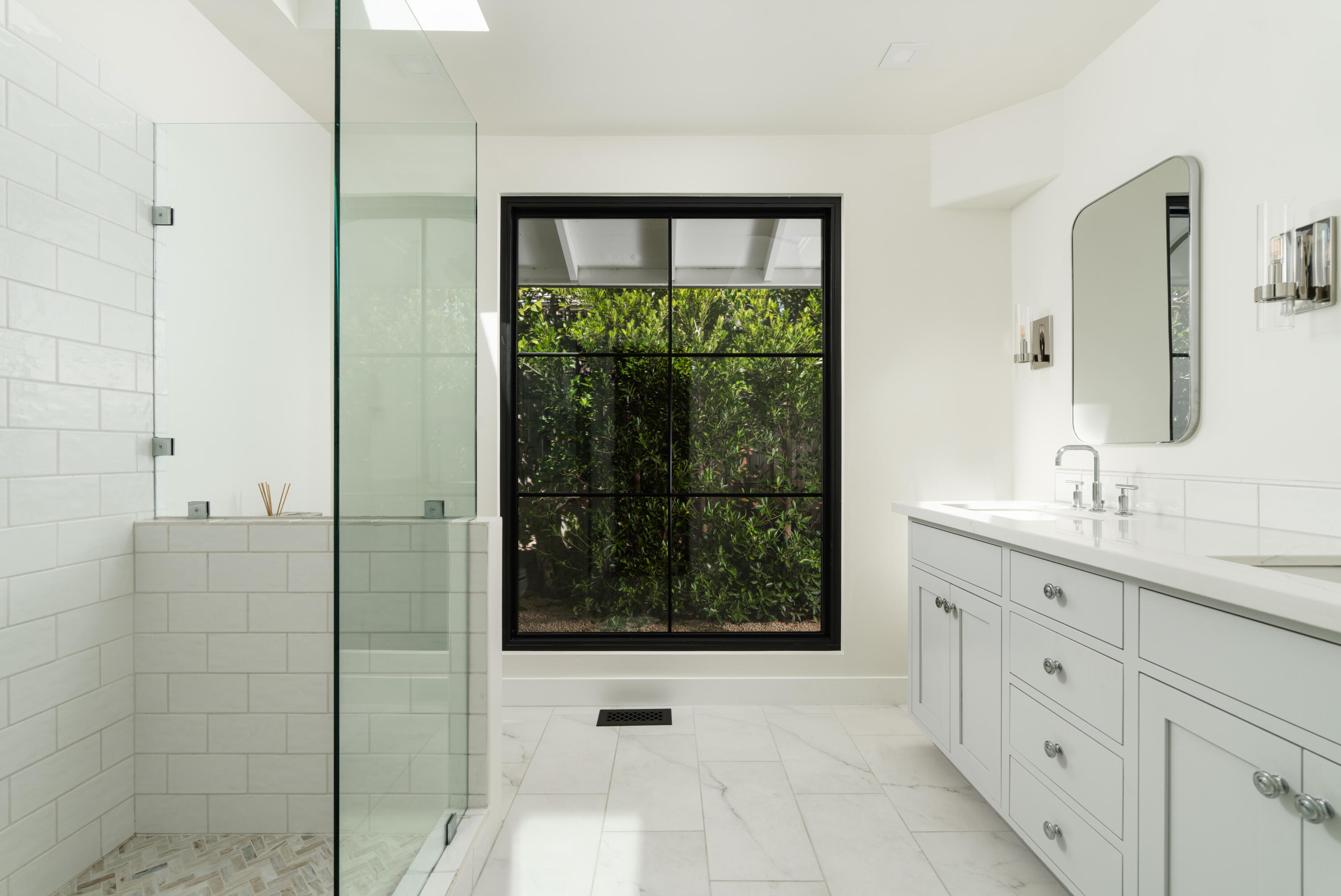 939 Las Palmas Drive