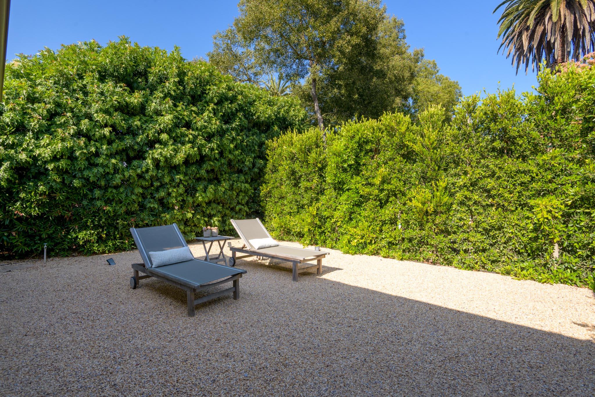 939 Las Palmas Drive