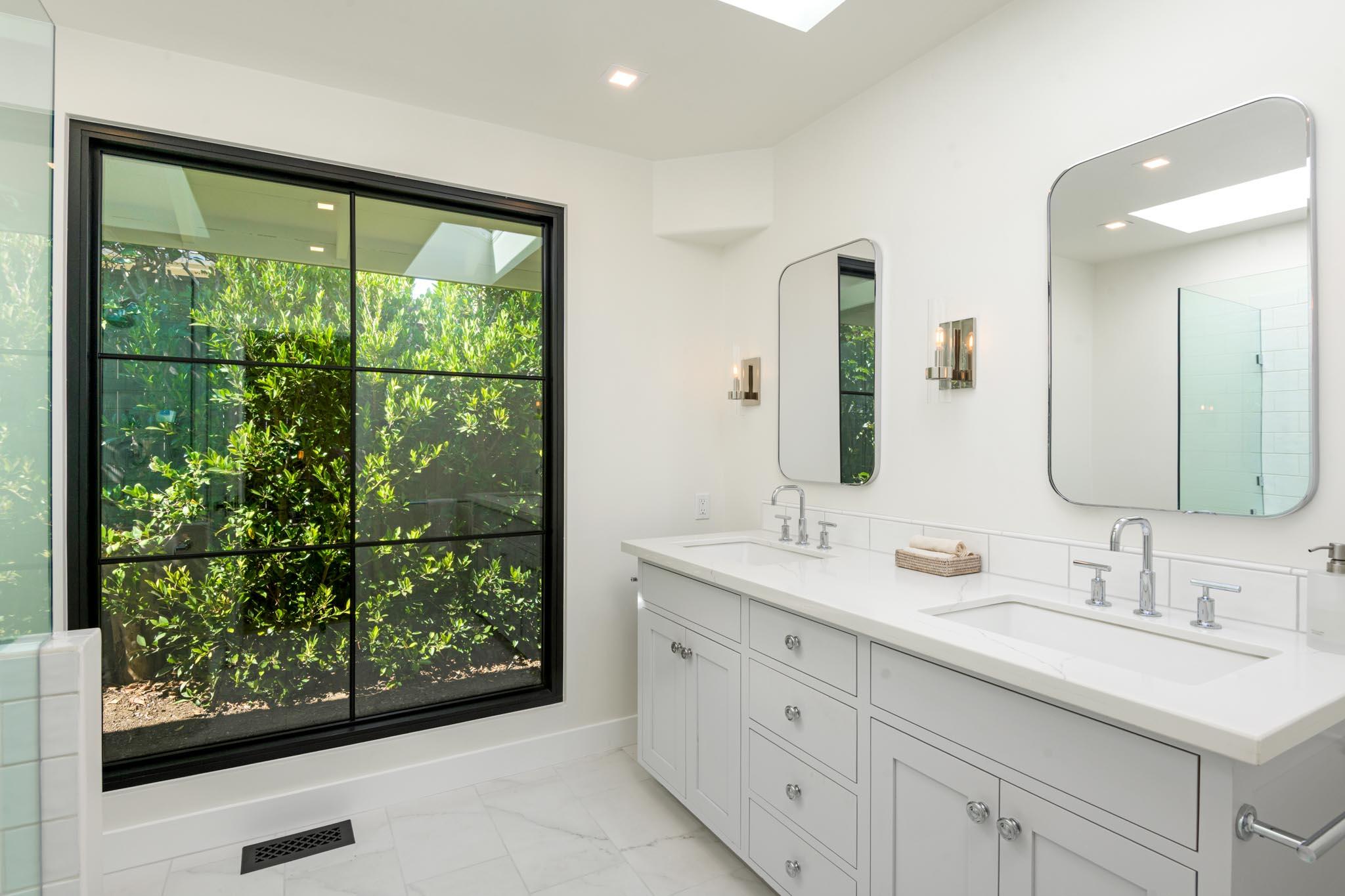 939 Las Palmas Drive