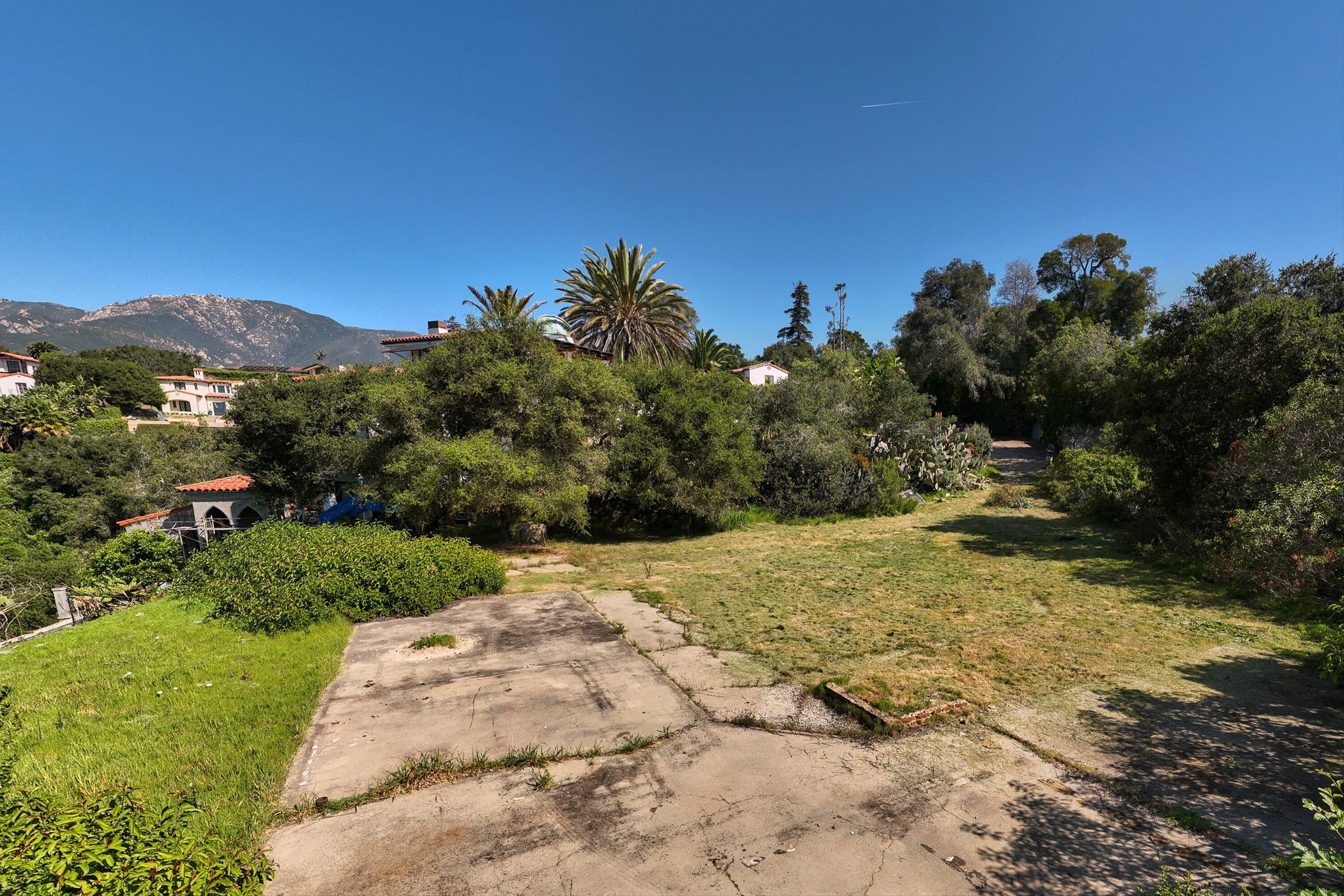 1031 Las Alturas Road