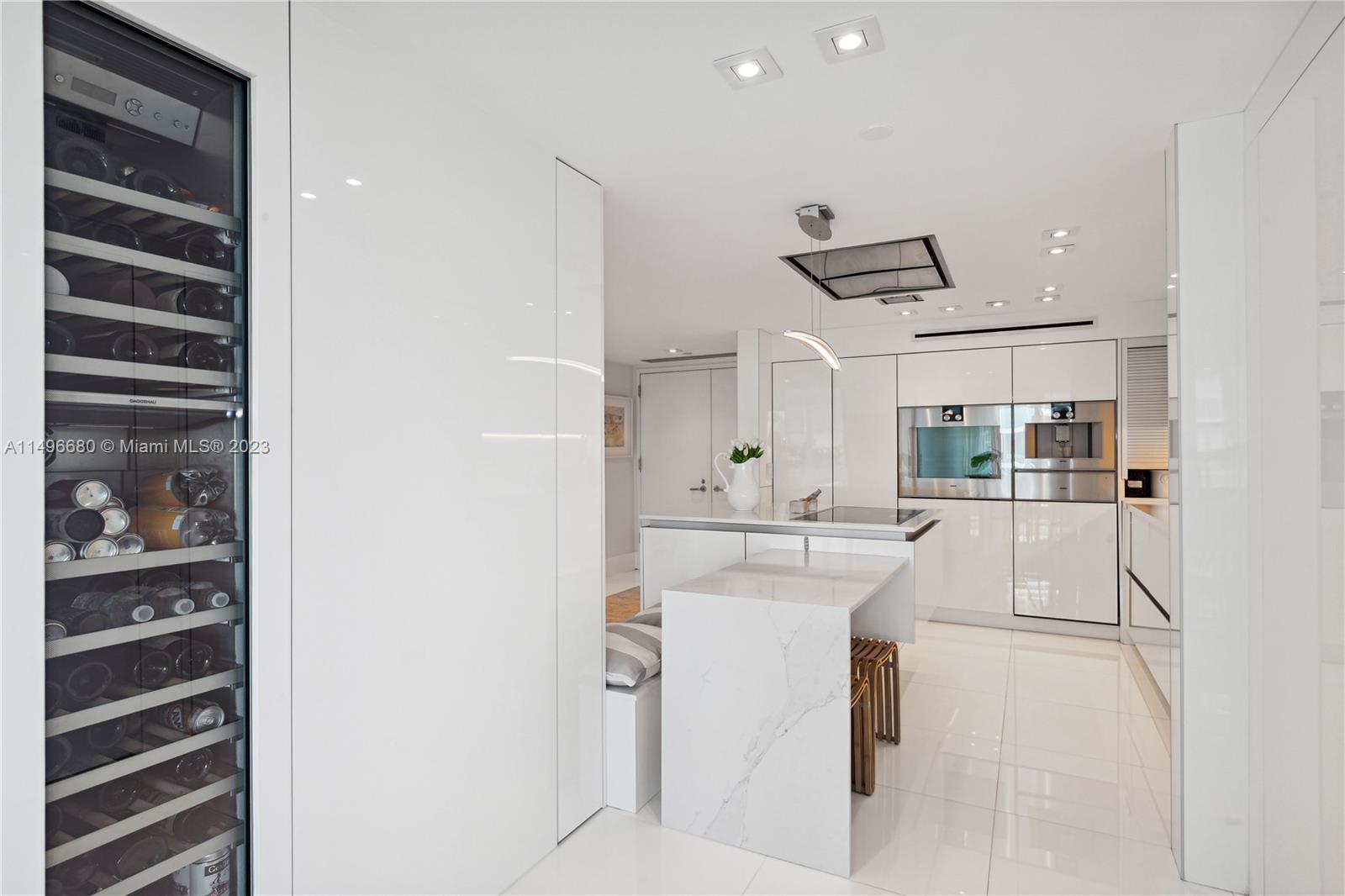 2127 Brickell Ave Unit: 1204