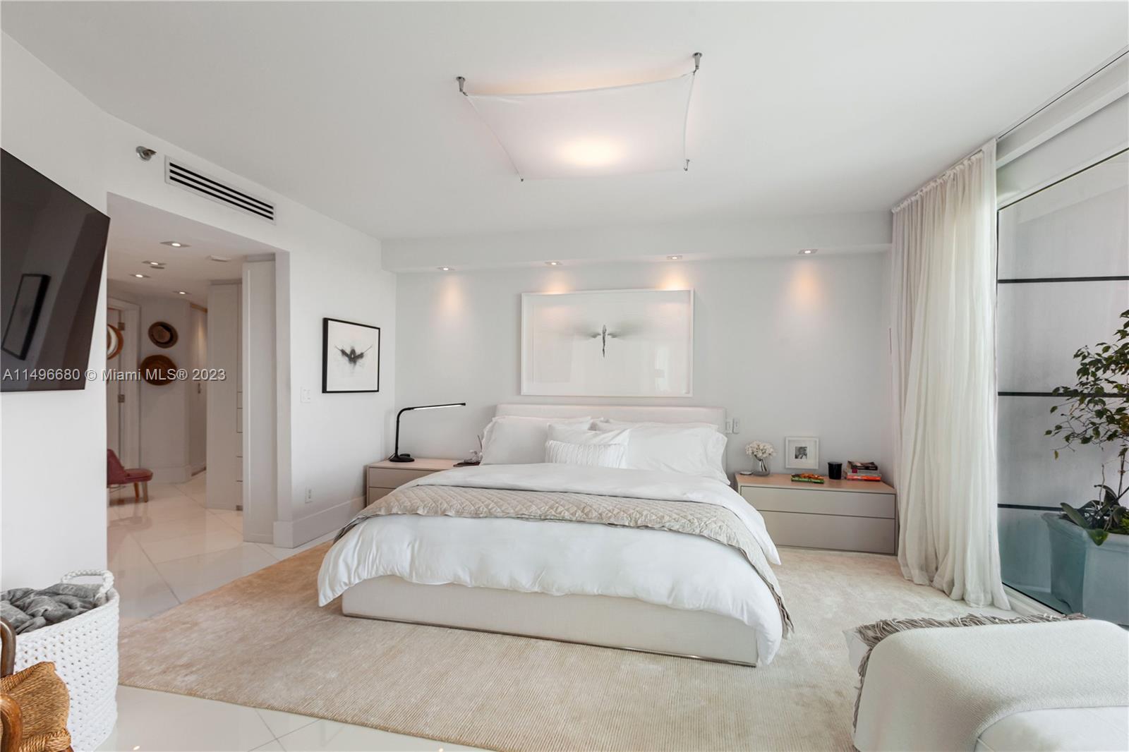 2127 Brickell Ave Unit: 1204