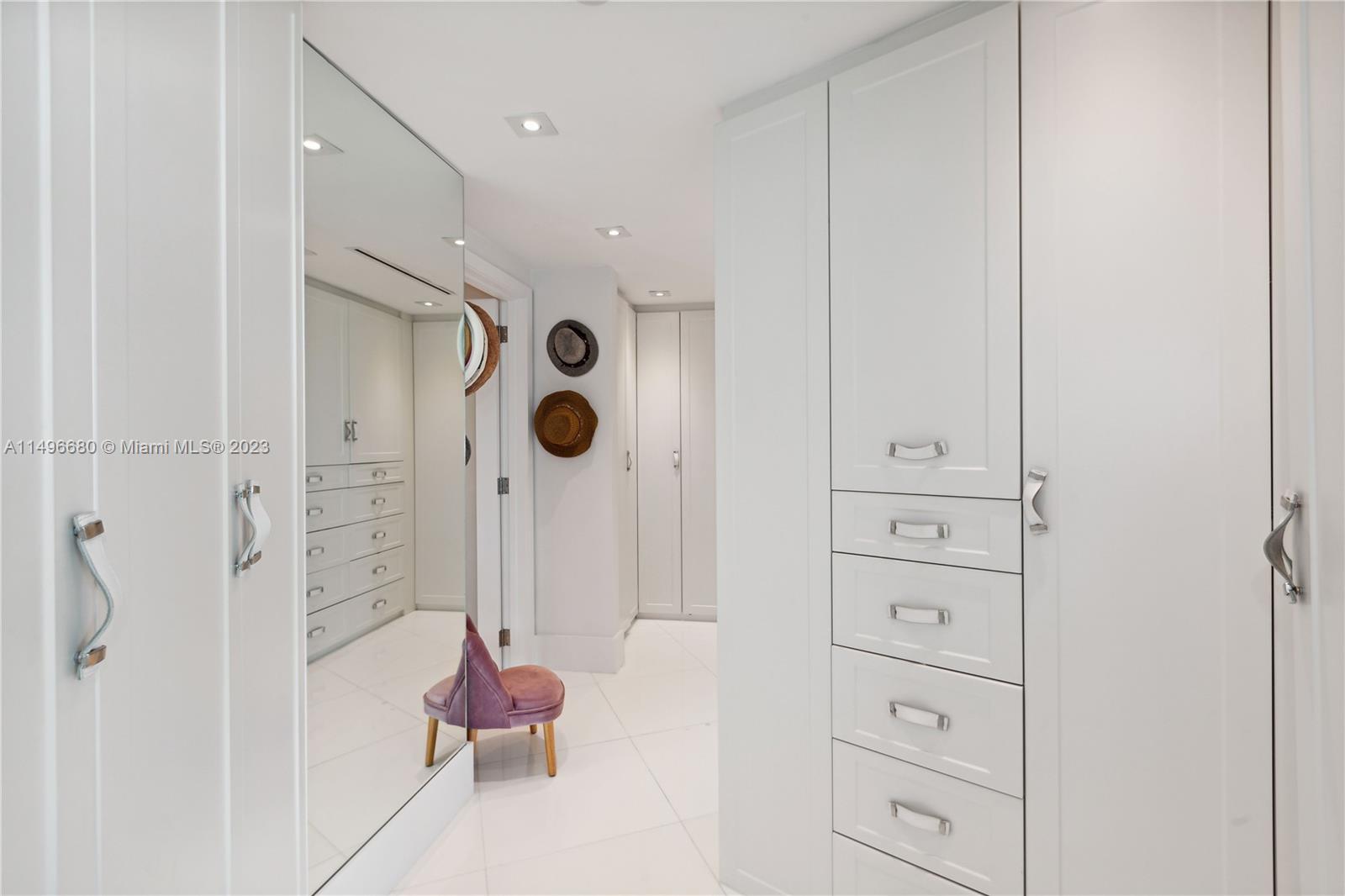 2127 Brickell Ave Unit: 1204