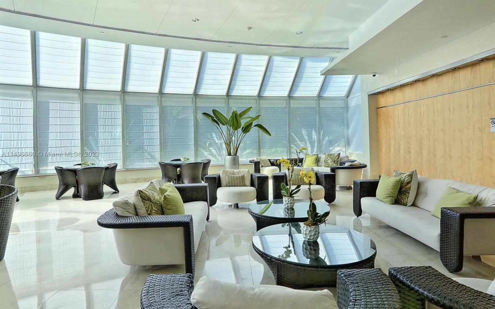 2127 Brickell Ave Unit: 1204