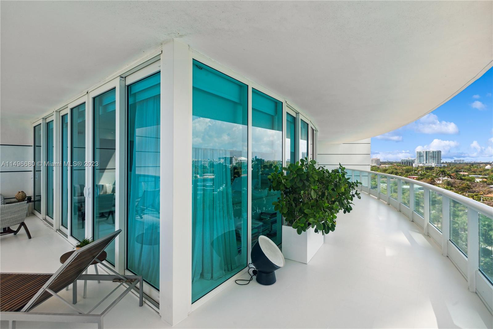 2127 Brickell Ave Unit: 1204