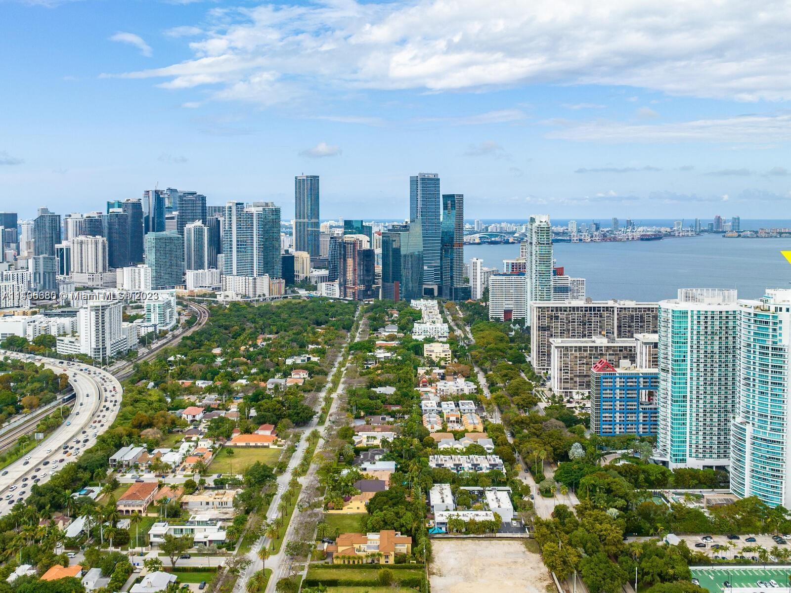 2127 Brickell Ave Unit: 1204