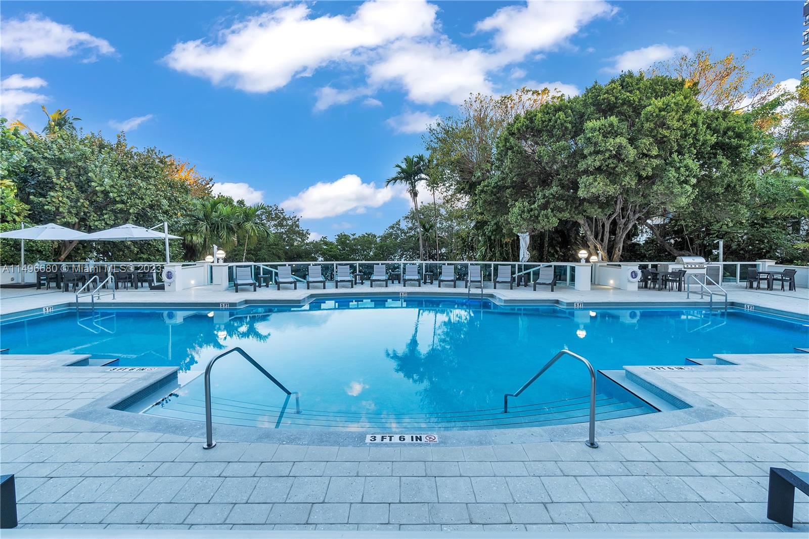 2127 Brickell Ave Unit: 1204