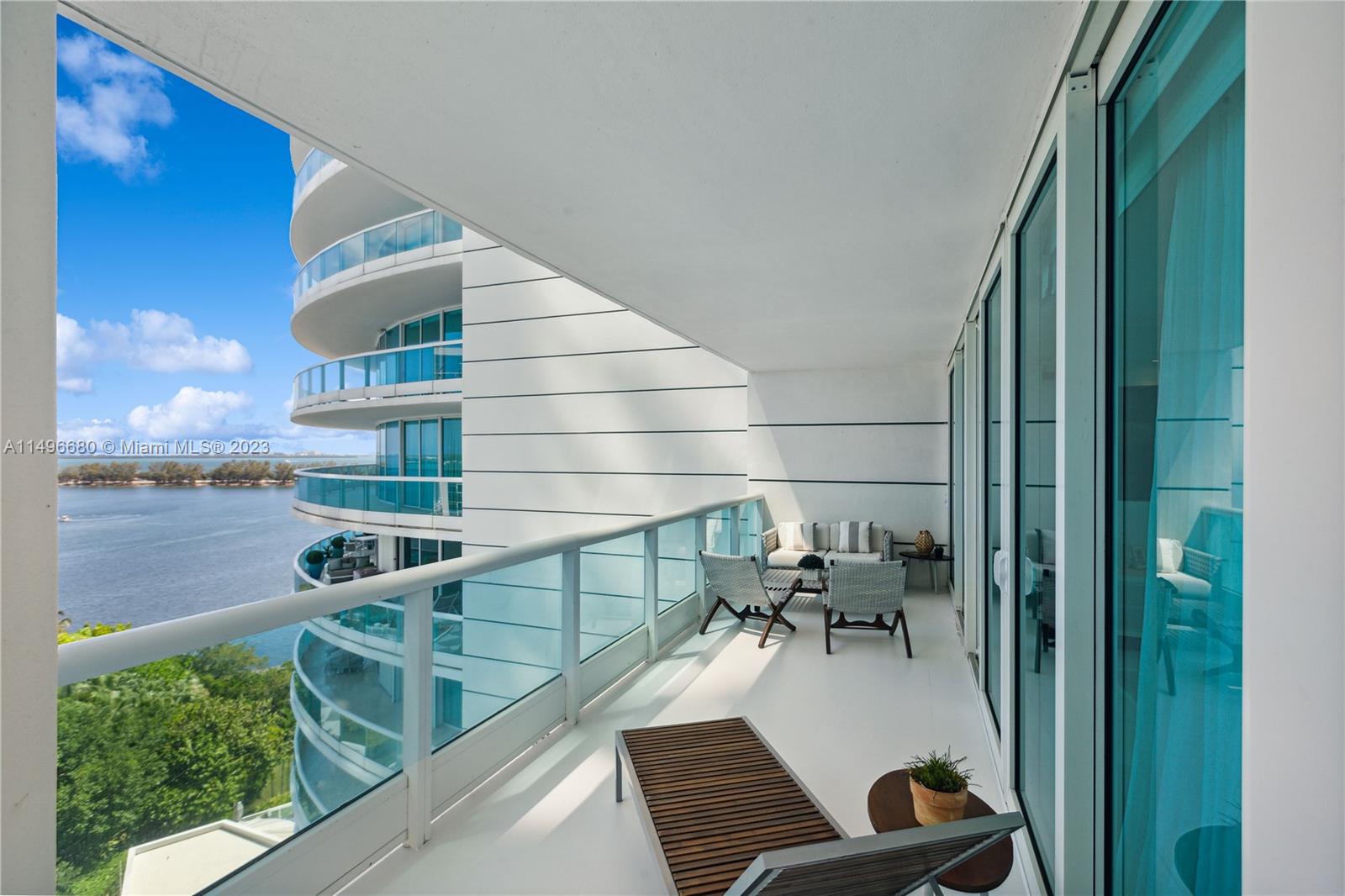 2127 Brickell Ave Unit: 1204