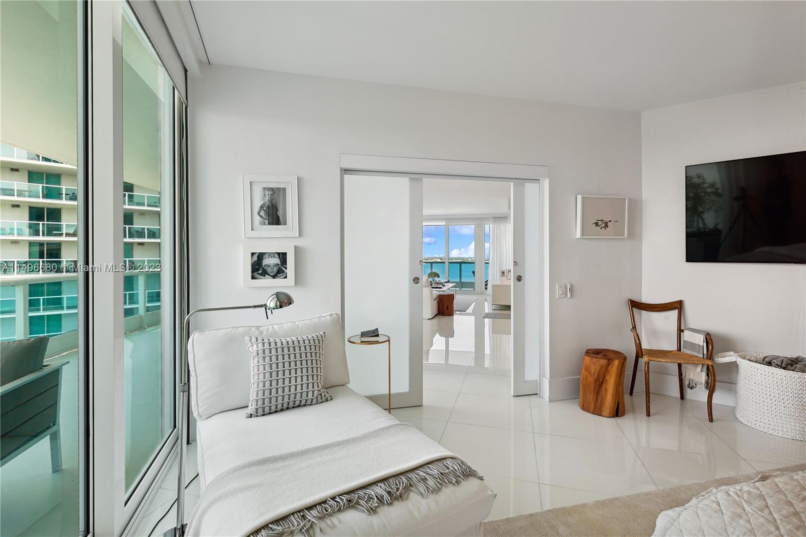 2127 Brickell Ave Unit: 1204