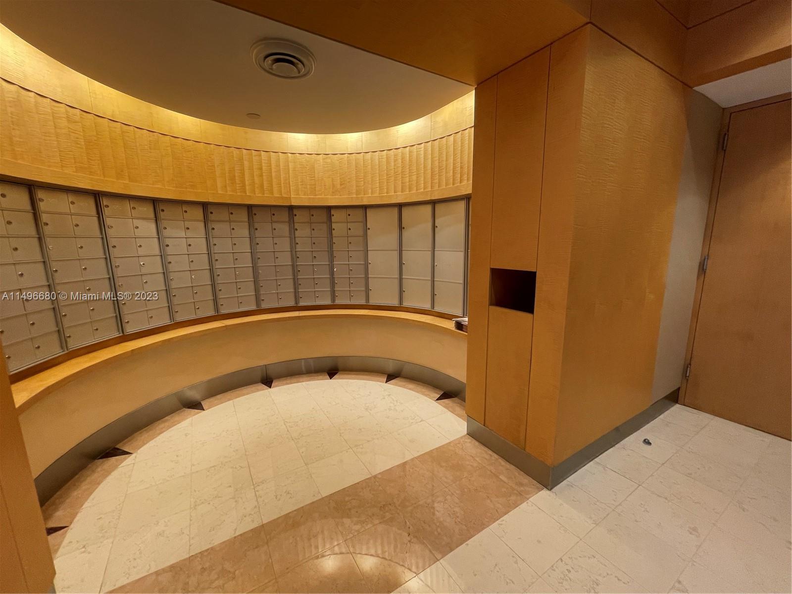 2127 Brickell Ave Unit: 1204
