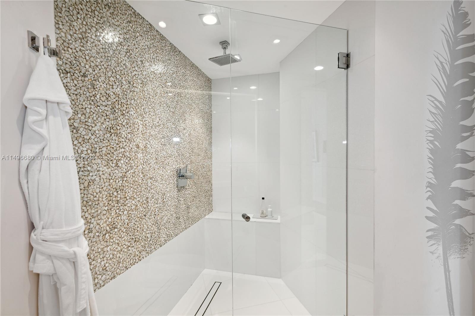 2127 Brickell Ave Unit: 1204