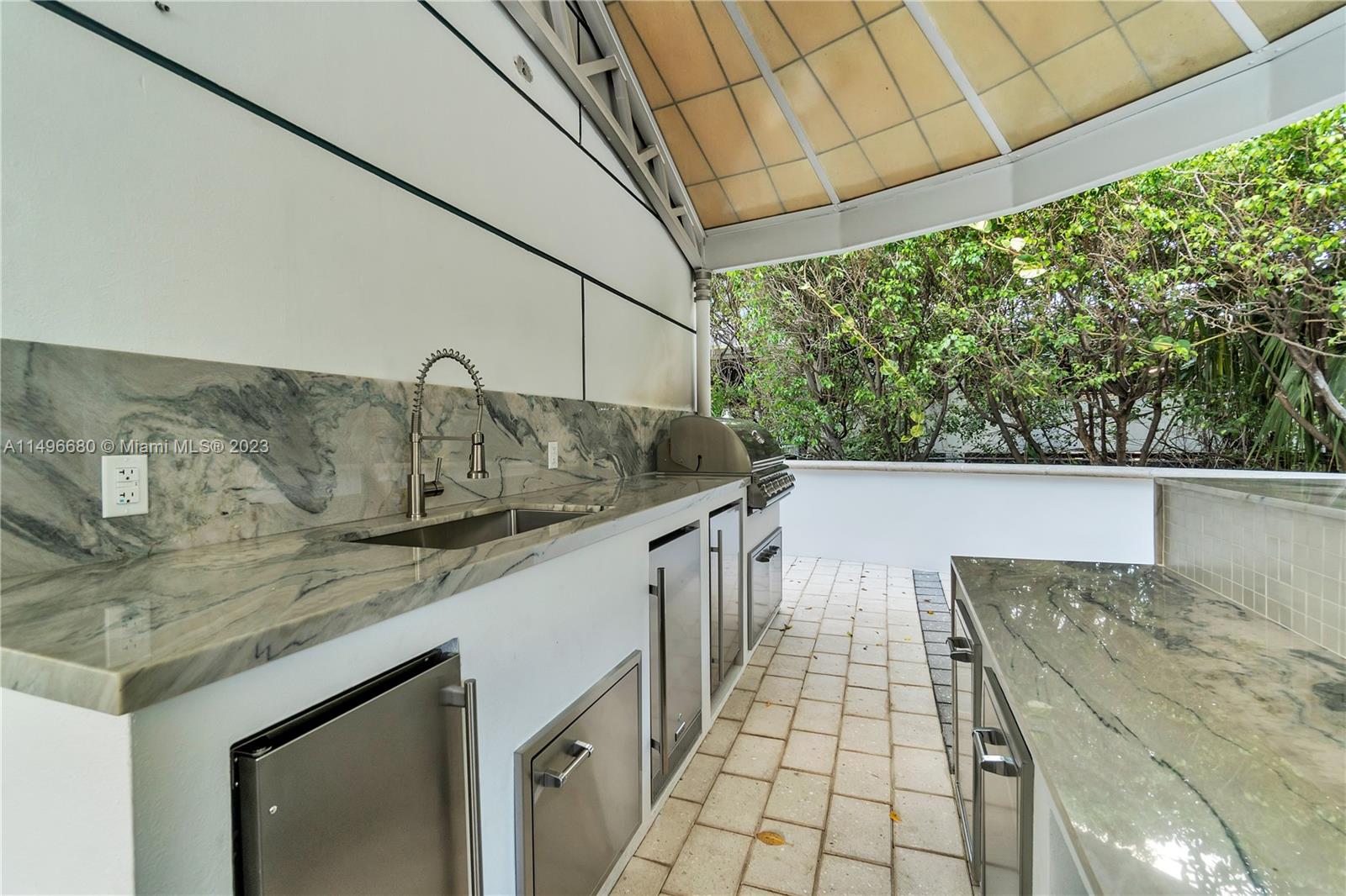 2127 Brickell Ave Unit: 1204