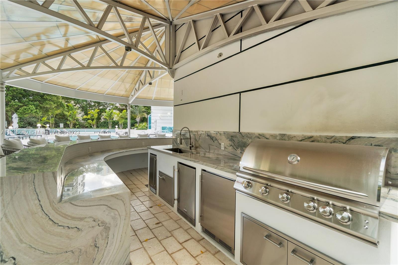 2127 Brickell Ave Unit: 1204
