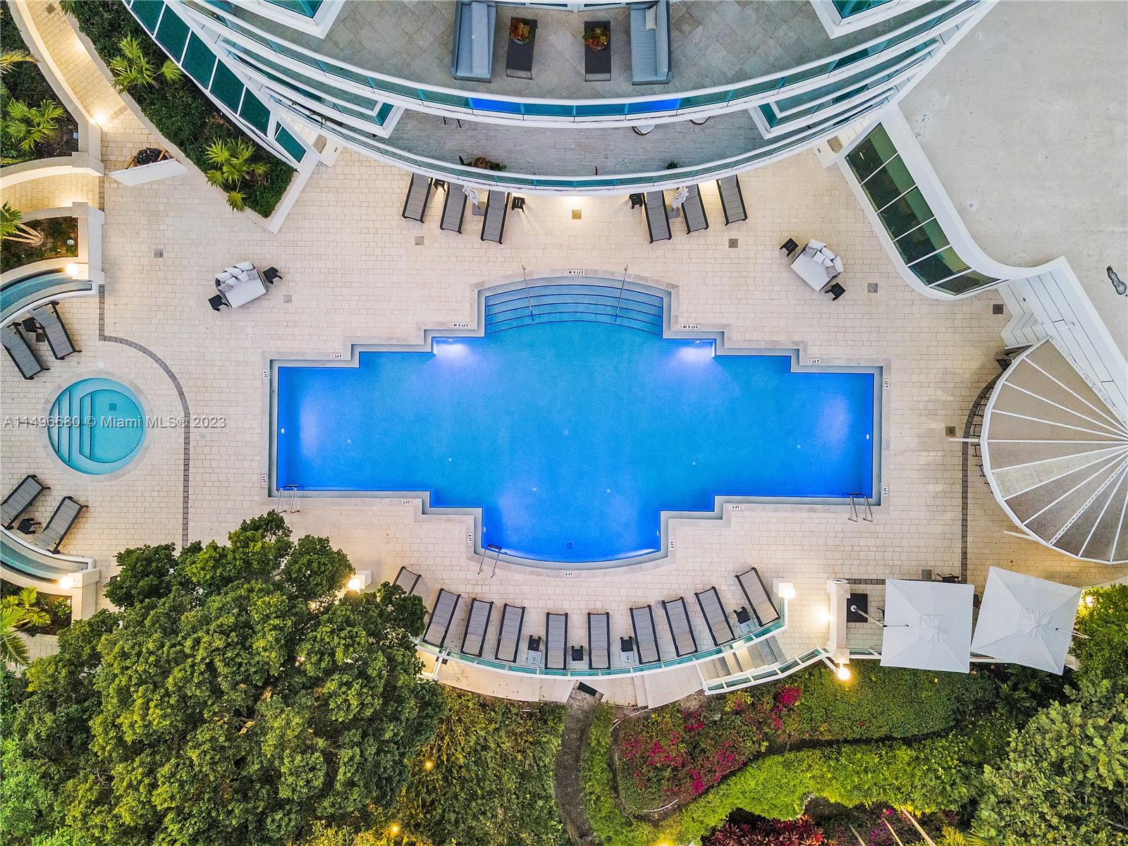 2127 Brickell Ave Unit: 1204