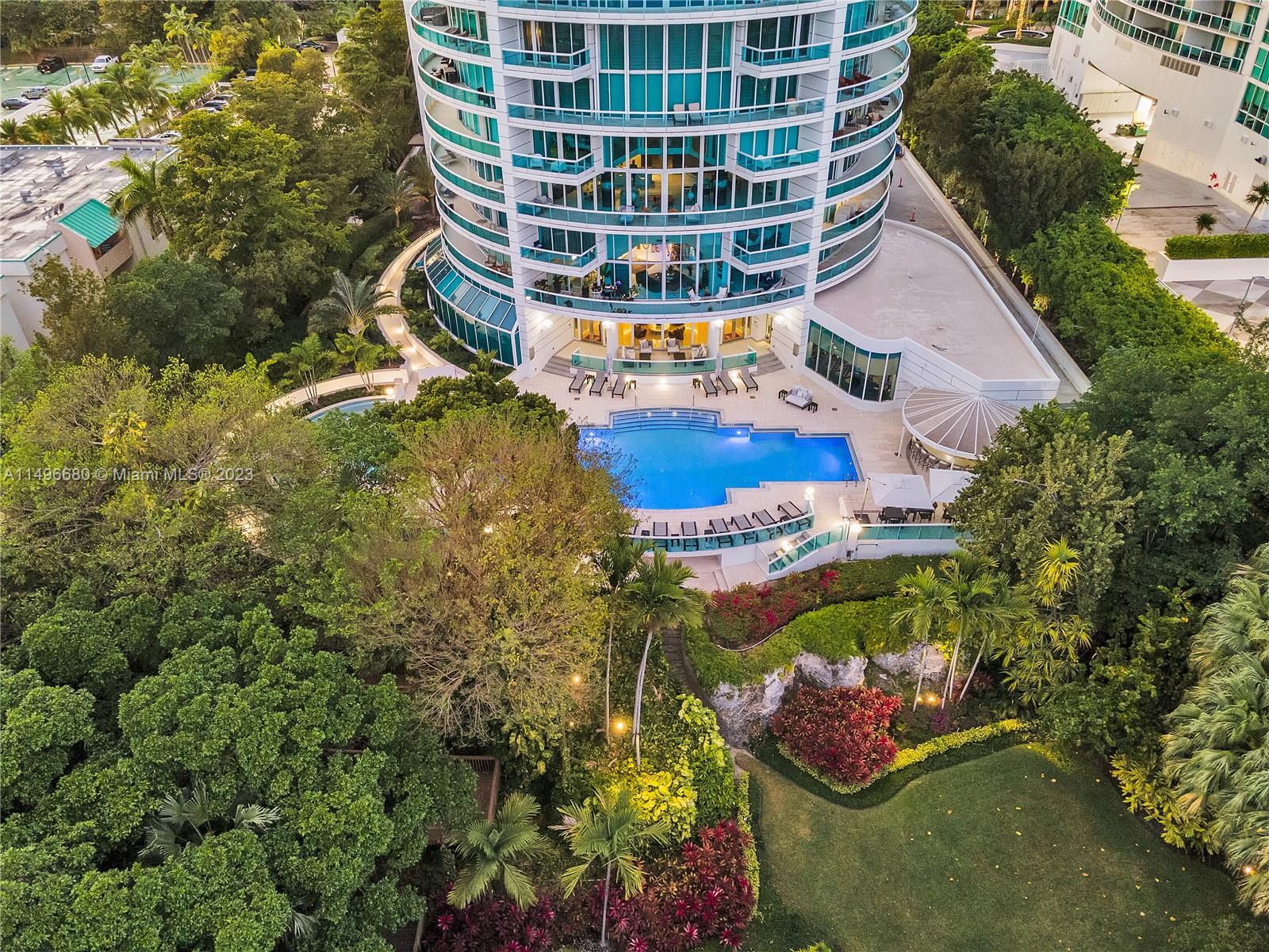 2127 Brickell Ave Unit: 1204