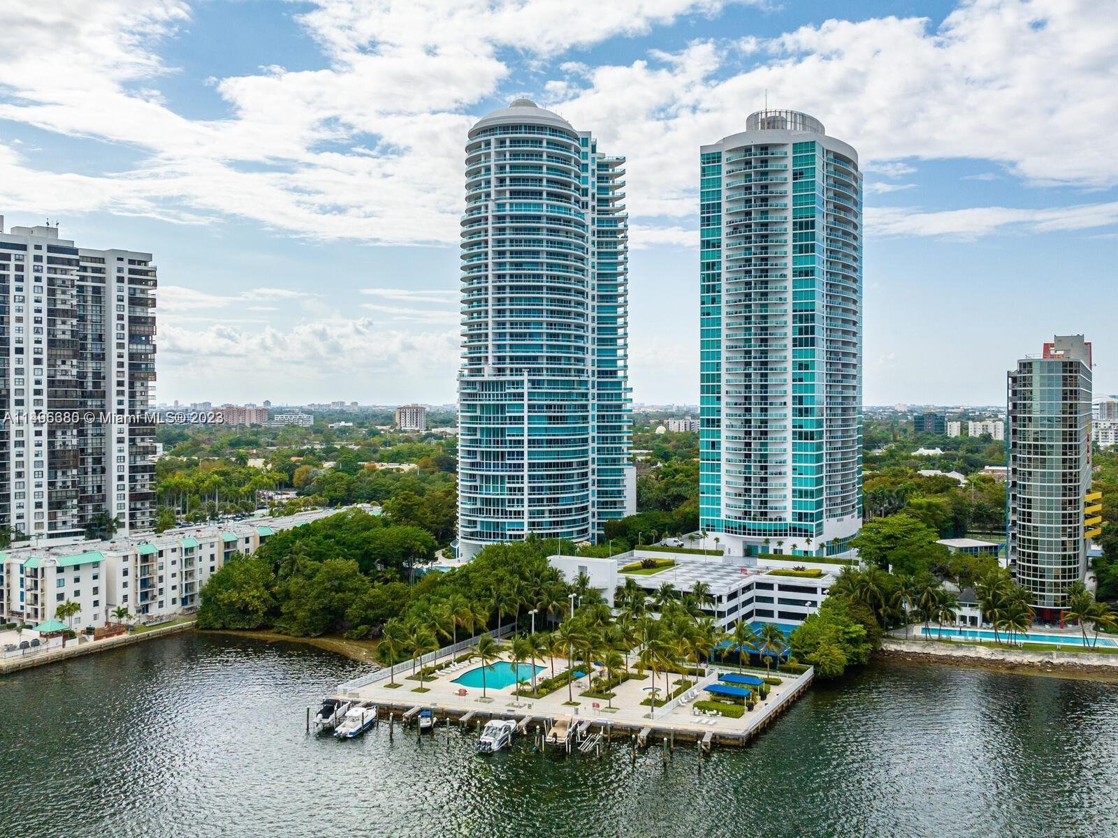 2127 Brickell Ave Unit: 1204
