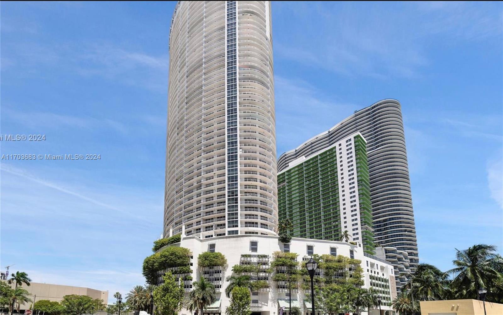 1750 N Bayshore Dr # 3811