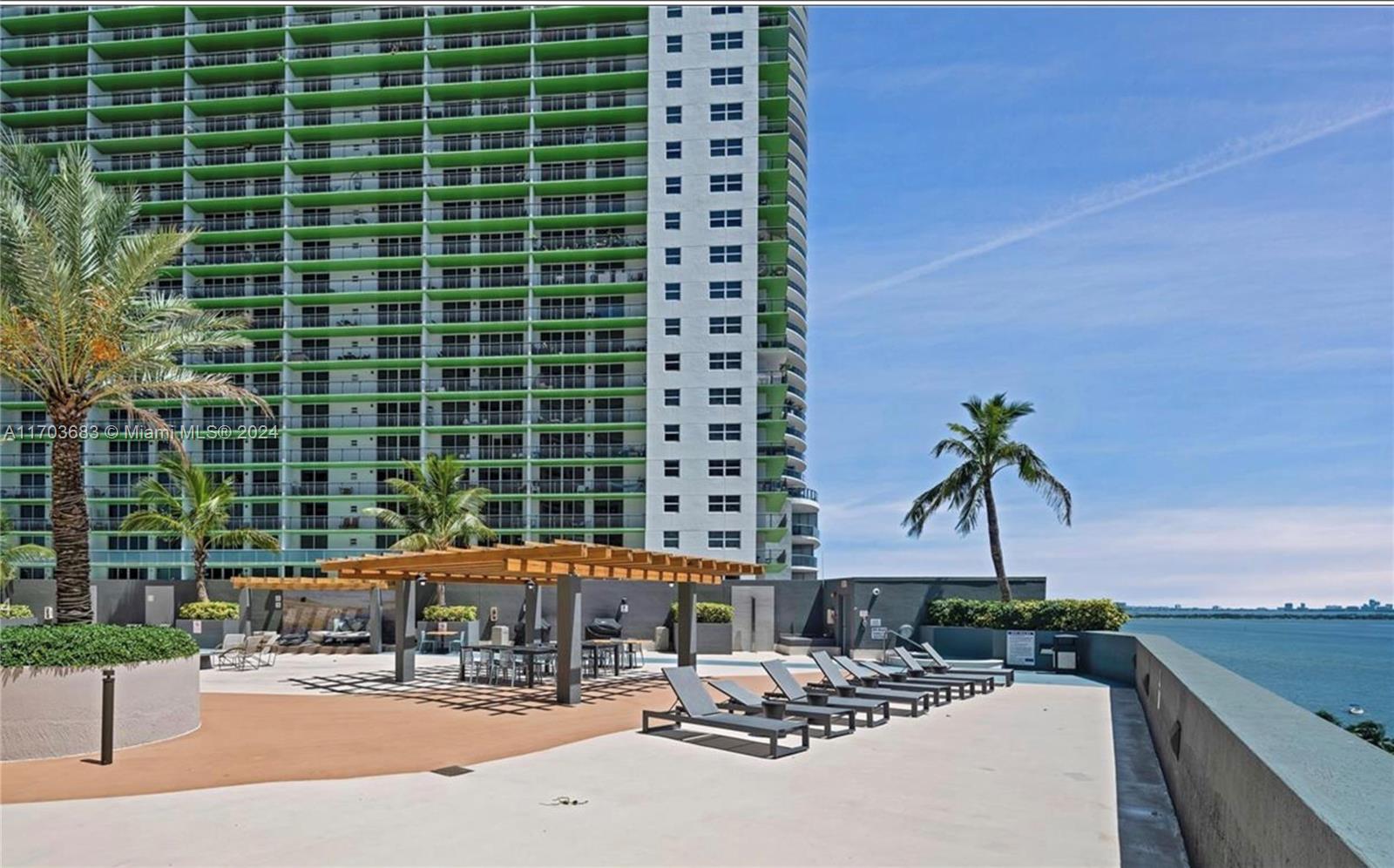 1750 N Bayshore Dr # 3811