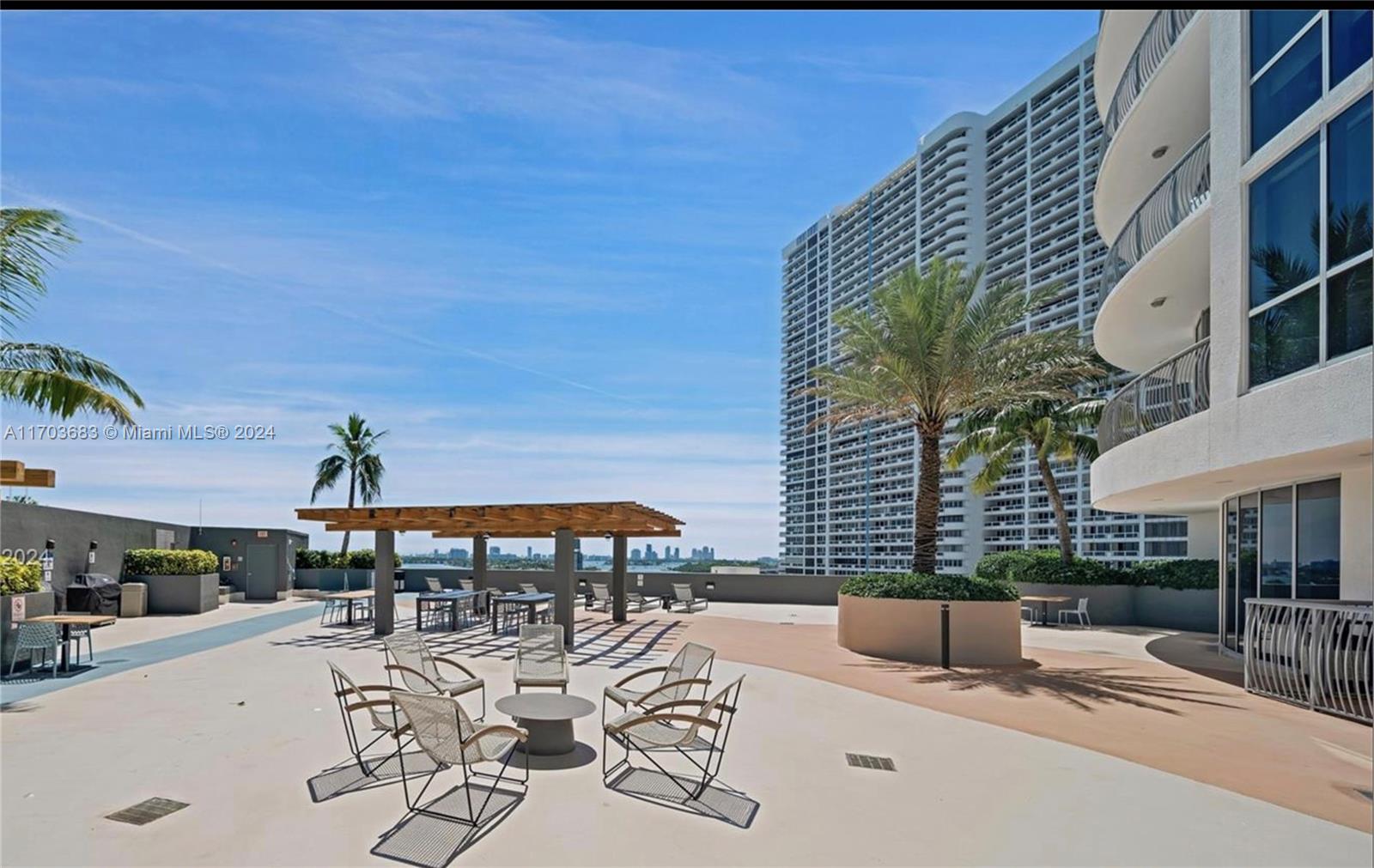 1750 N Bayshore Dr # 3811