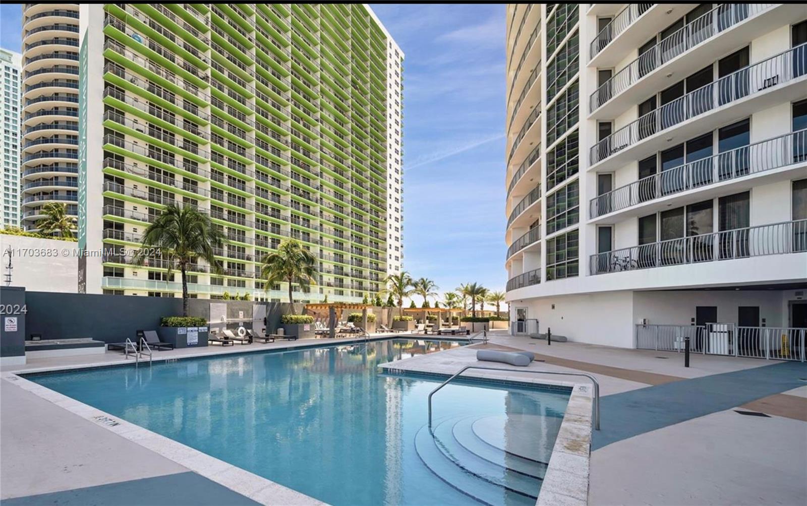 1750 N Bayshore Dr # 3811