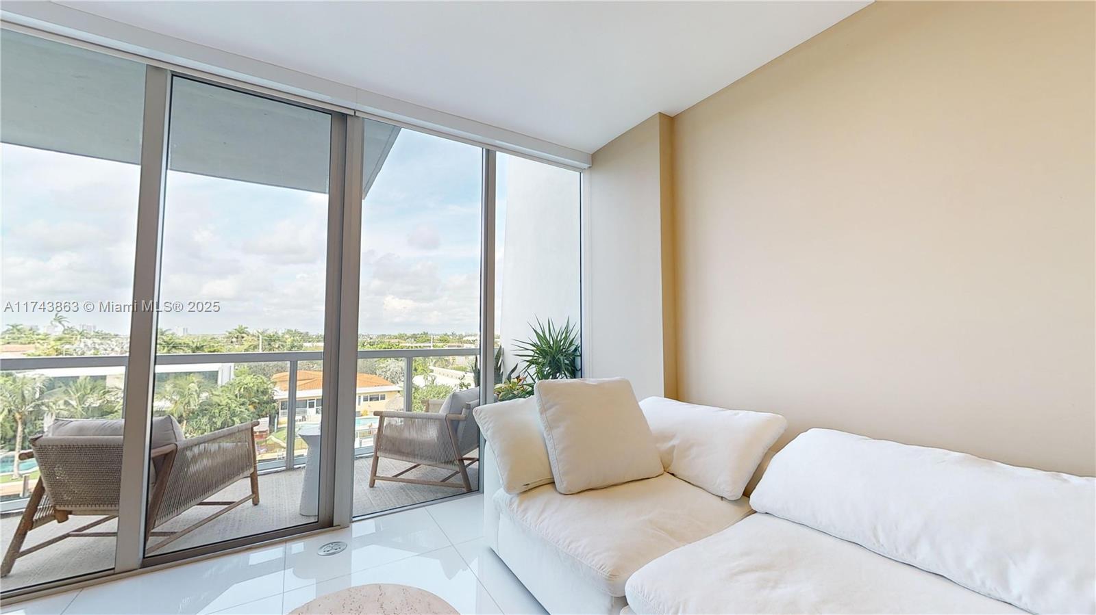 9940 W Bay Harbor Dr Unit: 5E-N