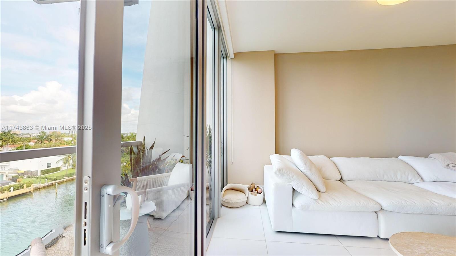 9940 W Bay Harbor Dr Unit: 5E-N