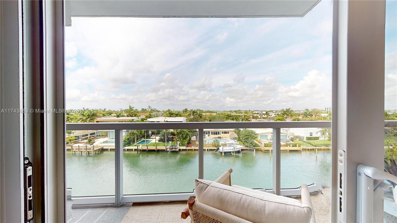 9940 W Bay Harbor Dr Unit: 5E-N