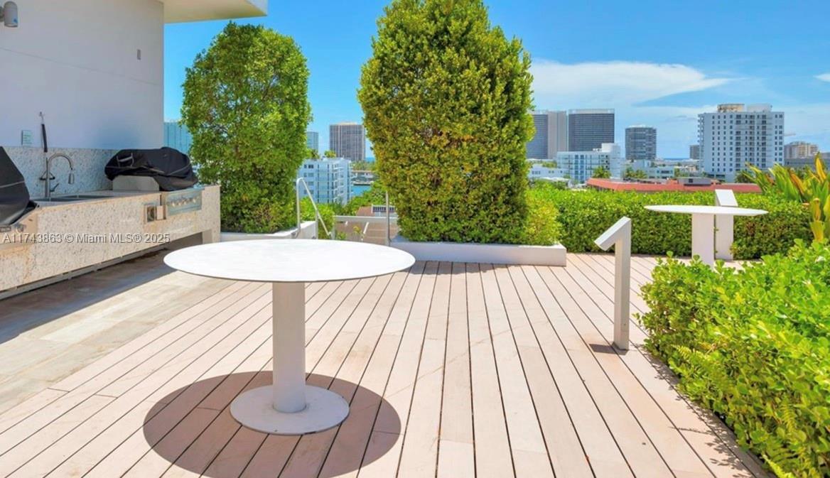 9940 W Bay Harbor Dr Unit: 5E-N