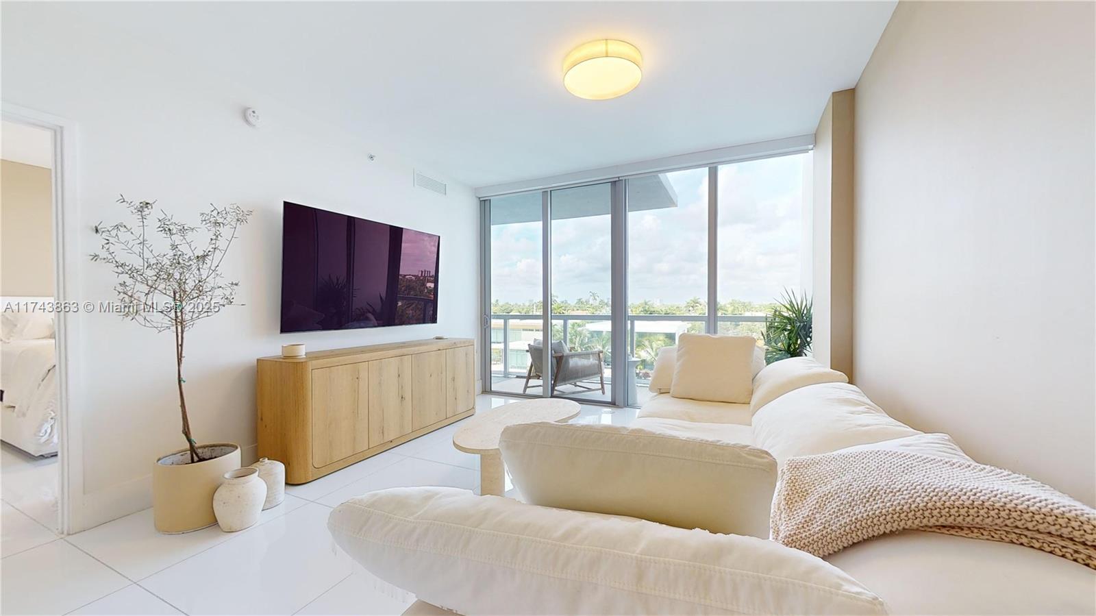 9940 W Bay Harbor Dr Unit: 5E-N
