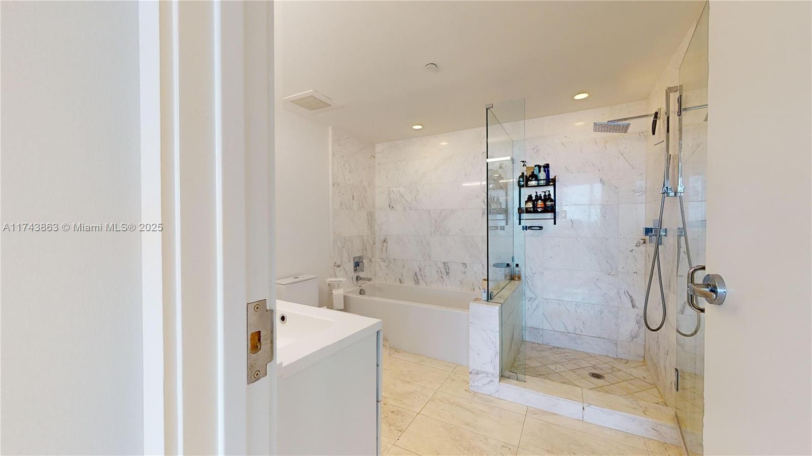 9940 W Bay Harbor Dr Unit: 5E-N