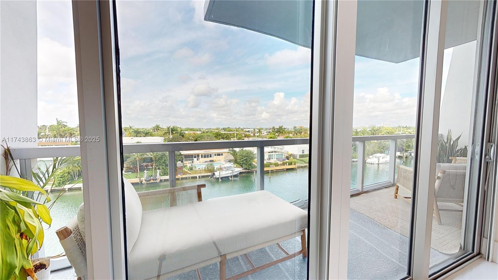 9940 W Bay Harbor Dr Unit: 5E-N