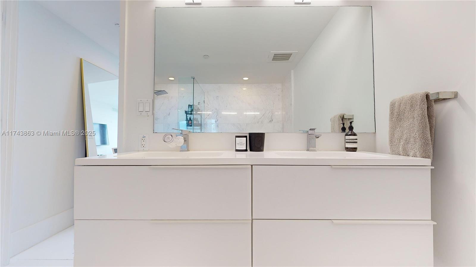 9940 W Bay Harbor Dr Unit: 5E-N