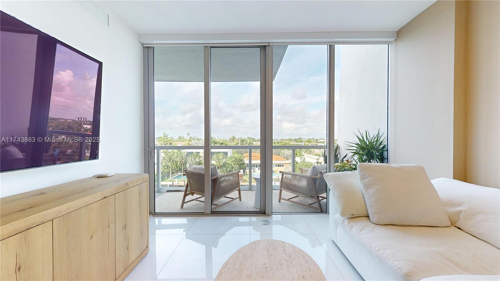 9940 W Bay Harbor Dr Unit: 5E-N