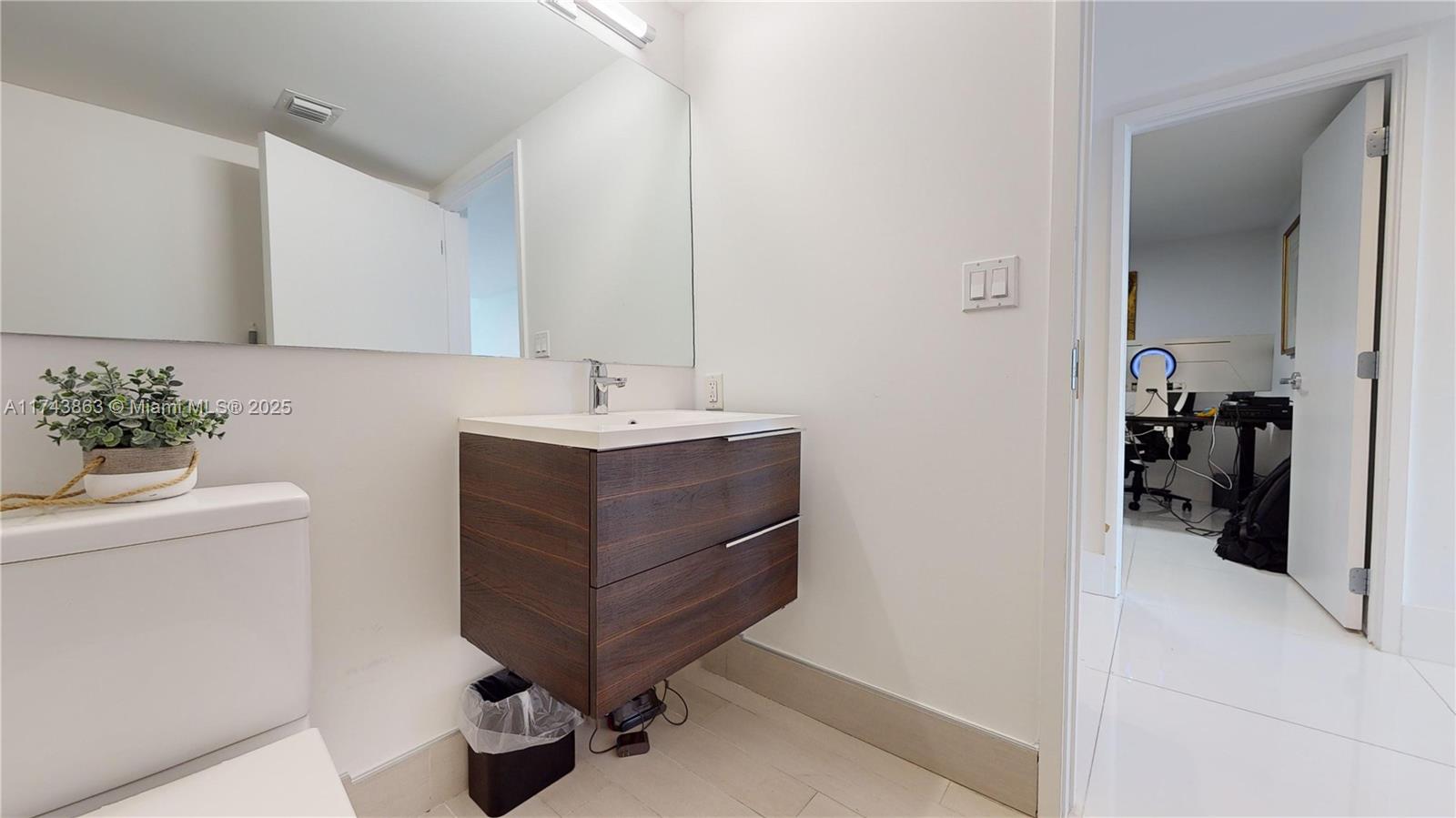 9940 W Bay Harbor Dr Unit: 5E-N