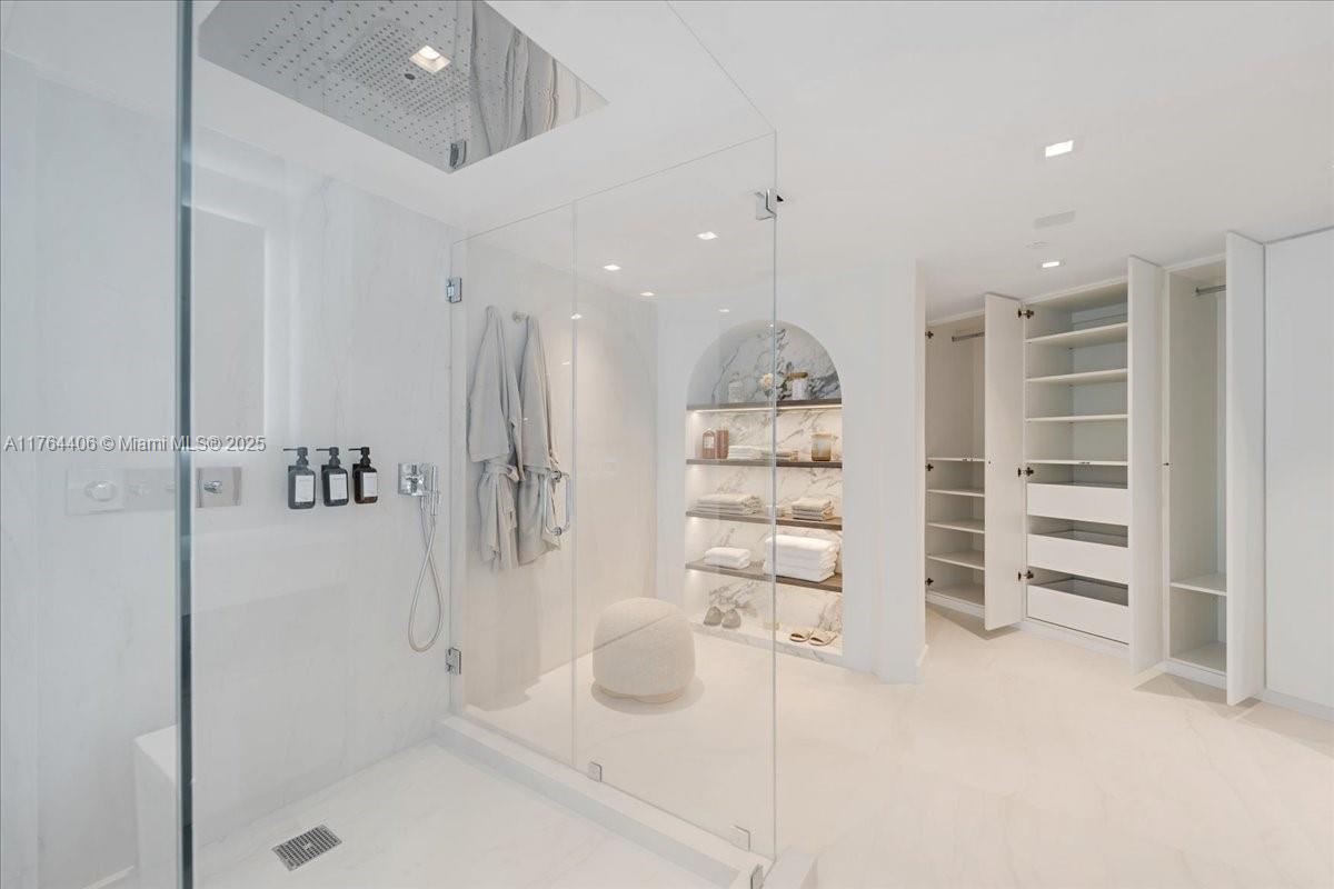 2127 Brickell Ave # 2301