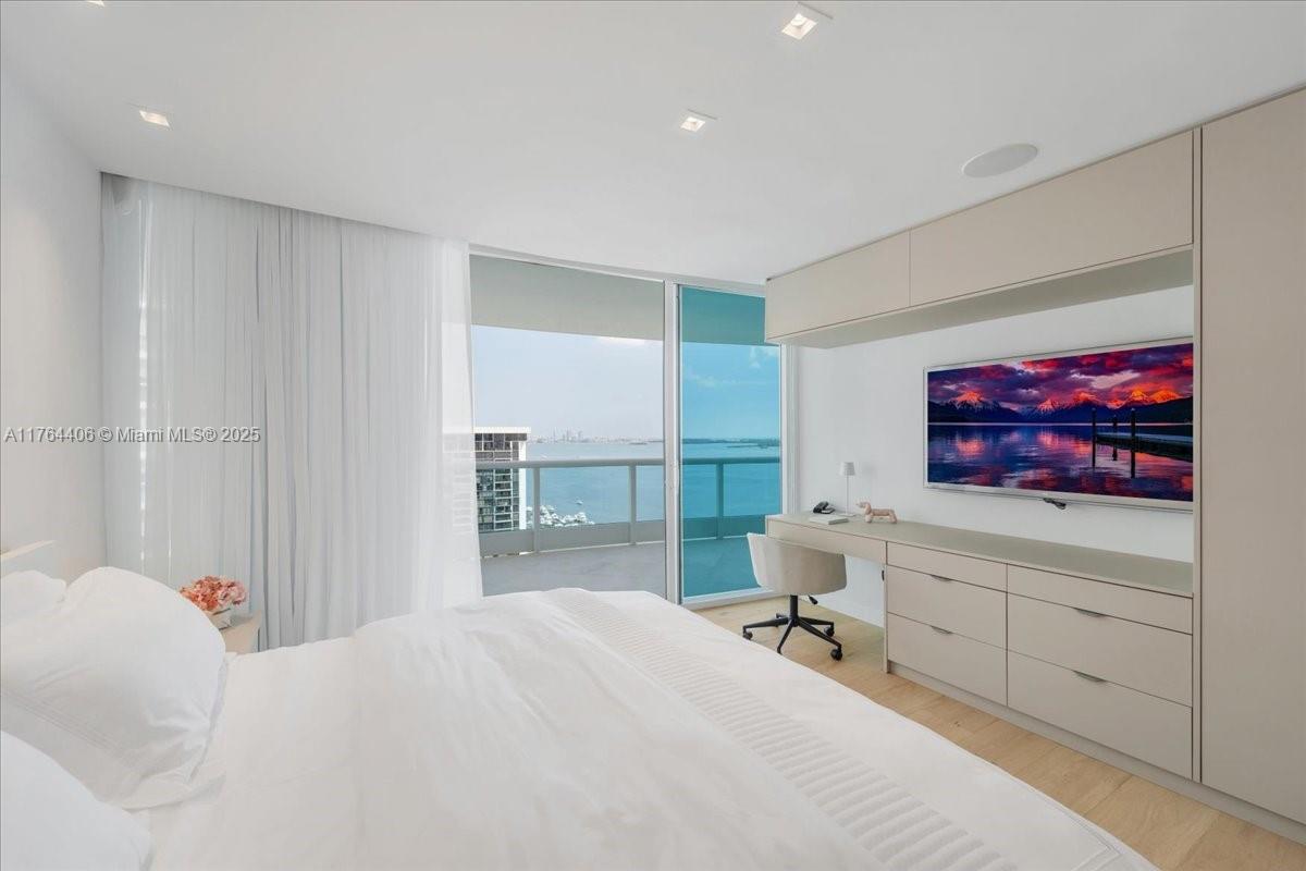 2127 Brickell Ave # 2301