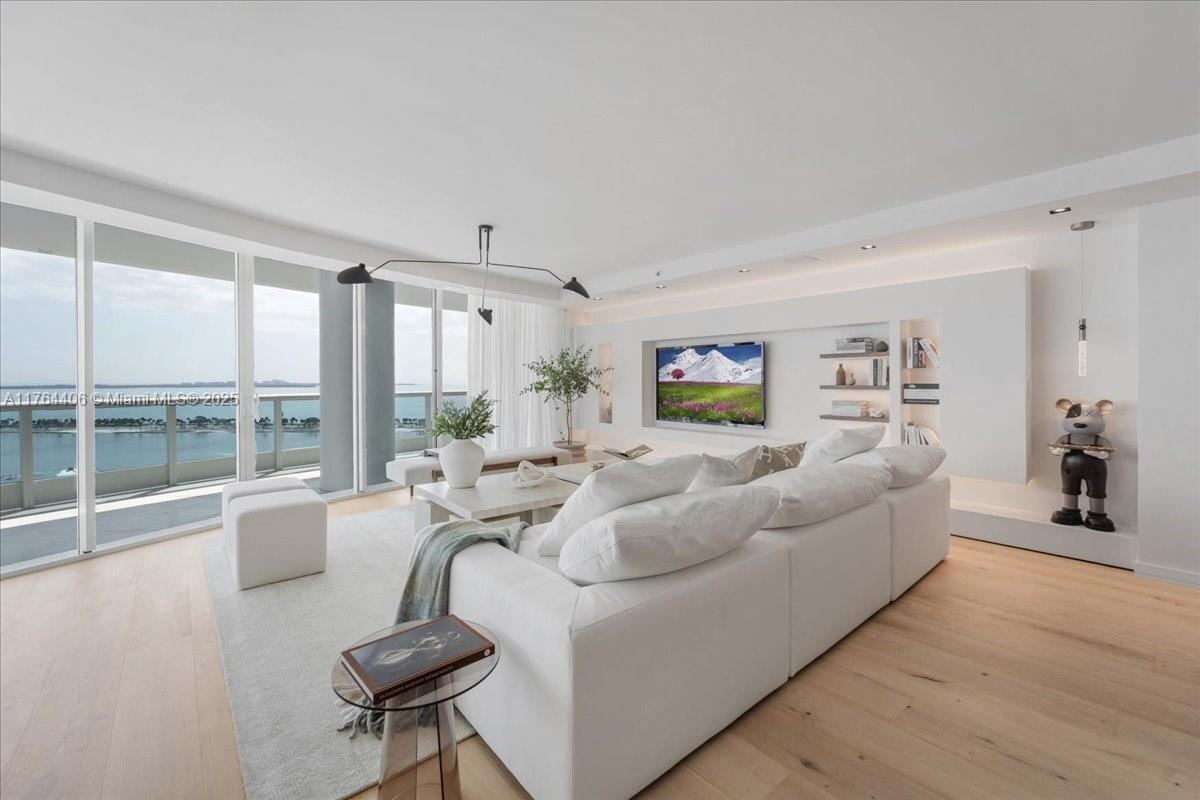 2127 Brickell Ave # 2301