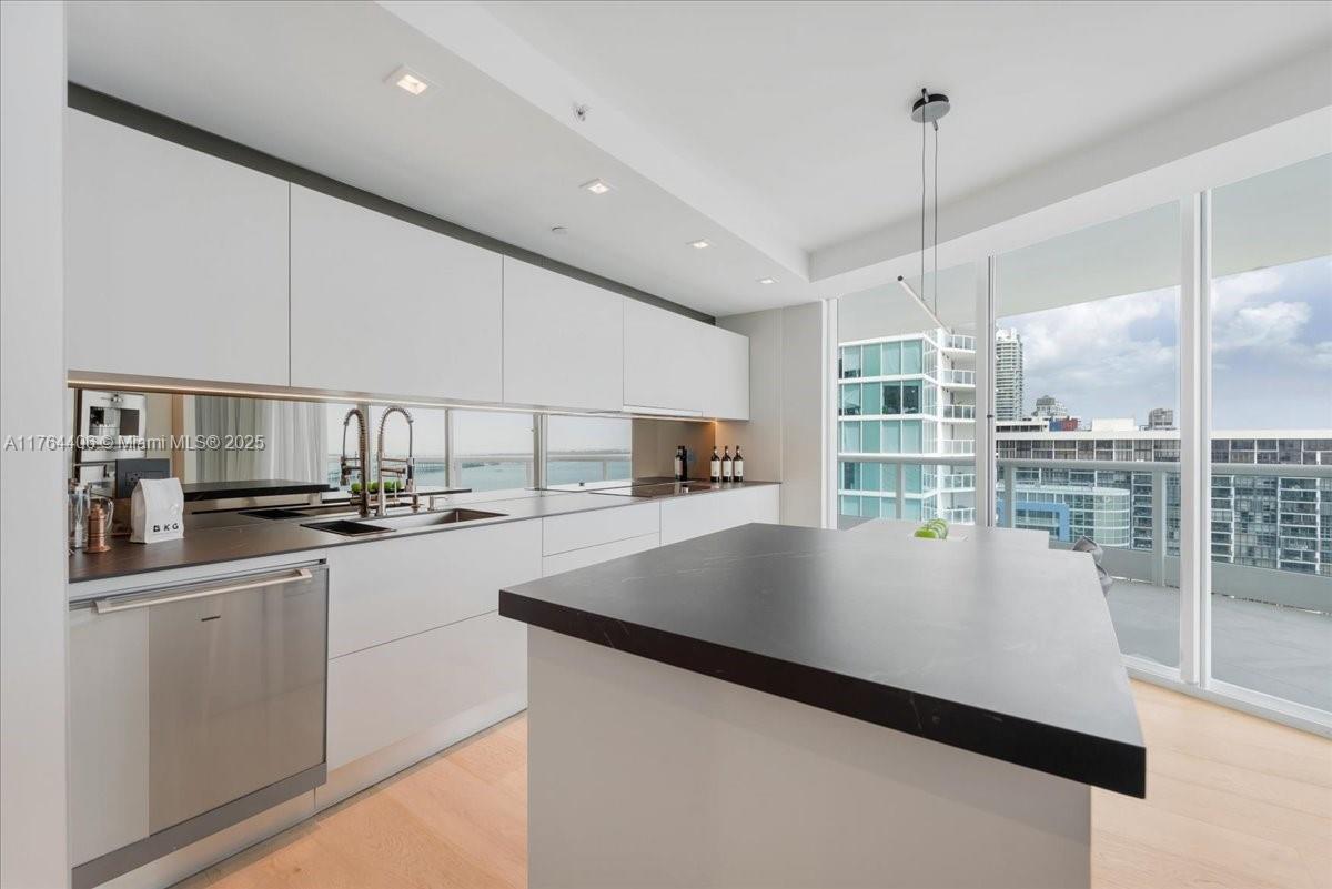 2127 Brickell Ave # 2301