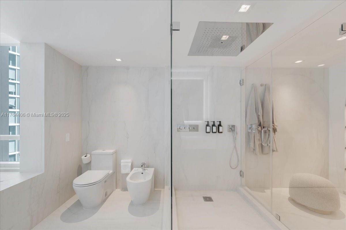 2127 Brickell Ave # 2301