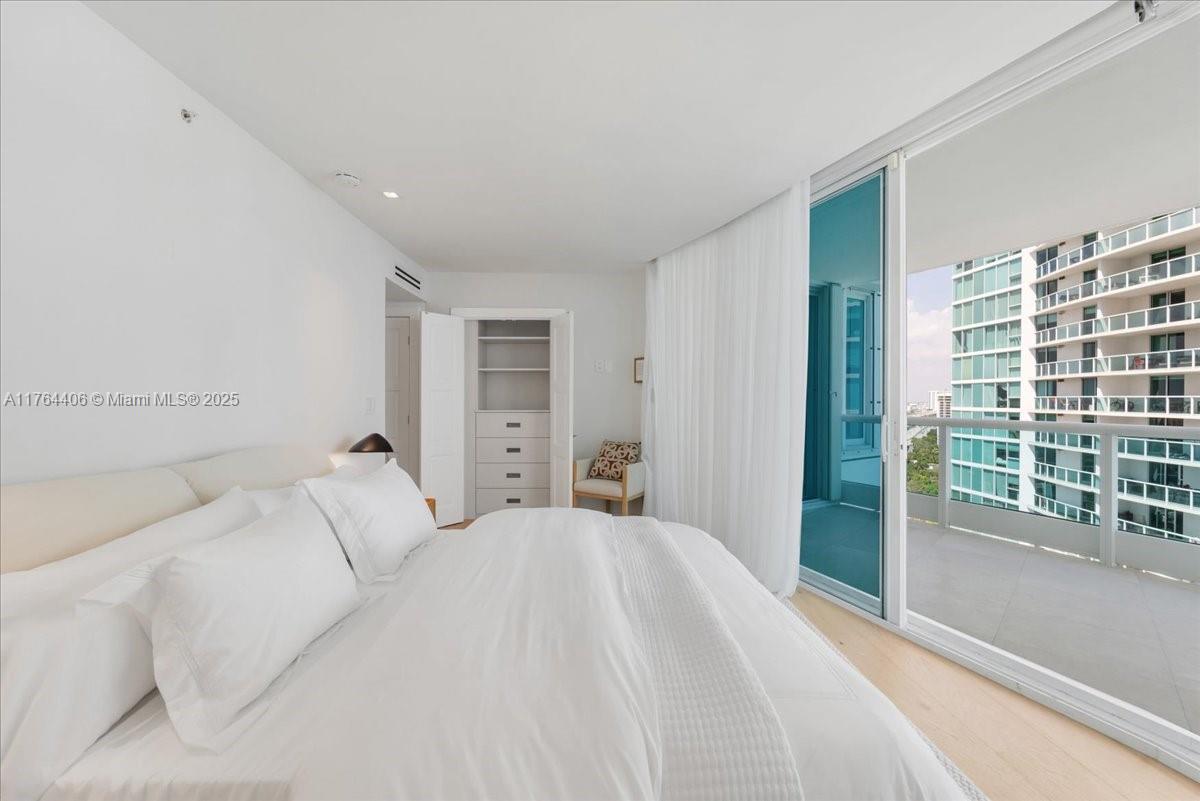2127 Brickell Ave # 2301