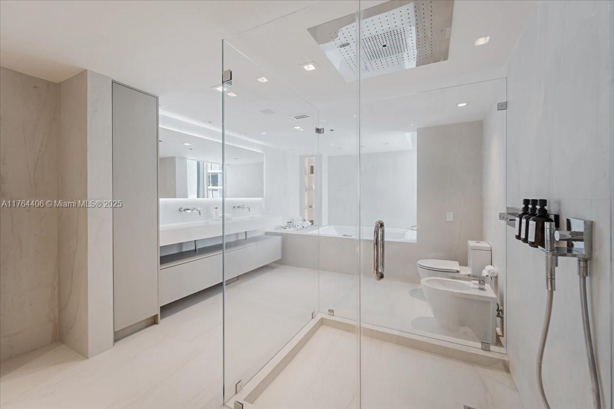 2127 Brickell Ave # 2301