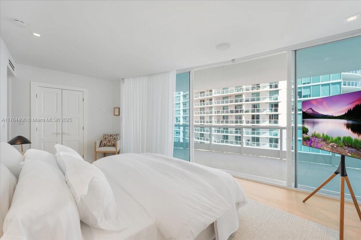 2127 Brickell Ave # 2301