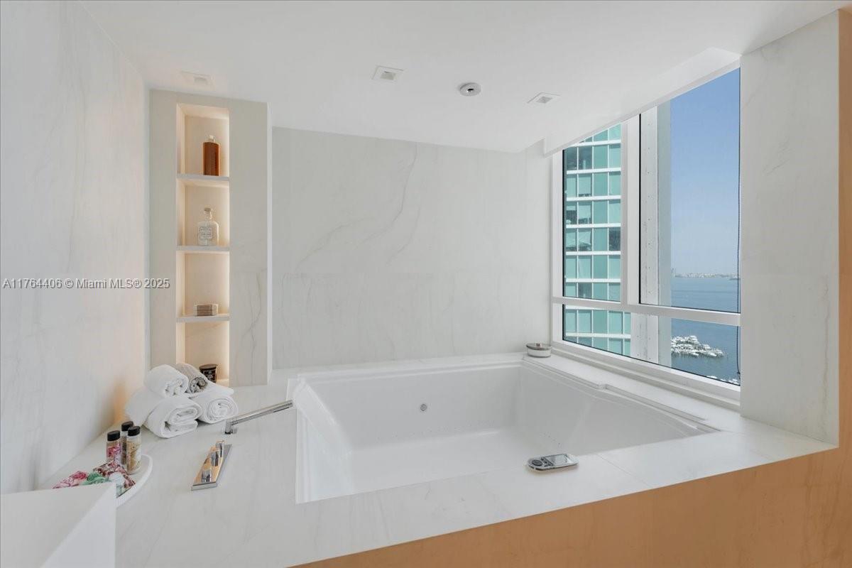 2127 Brickell Ave # 2301