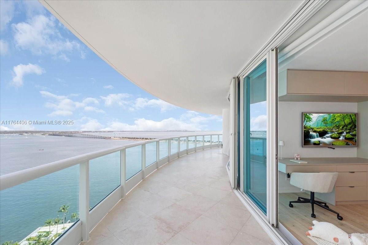 2127 Brickell Ave # 2301