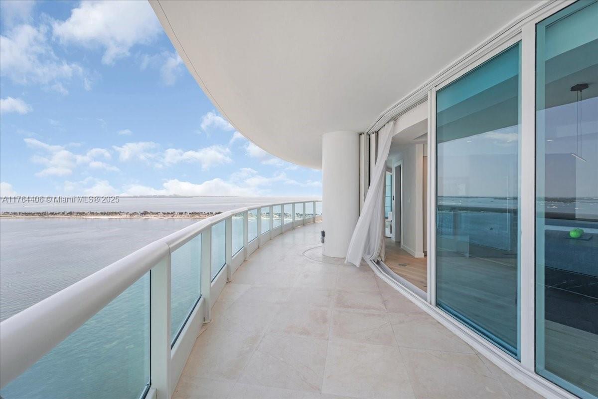 2127 Brickell Ave # 2301
