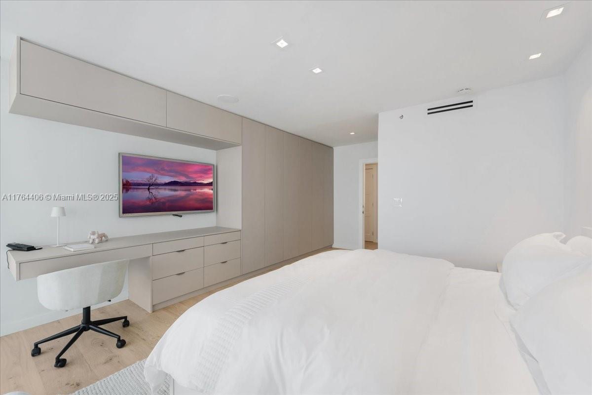2127 Brickell Ave # 2301