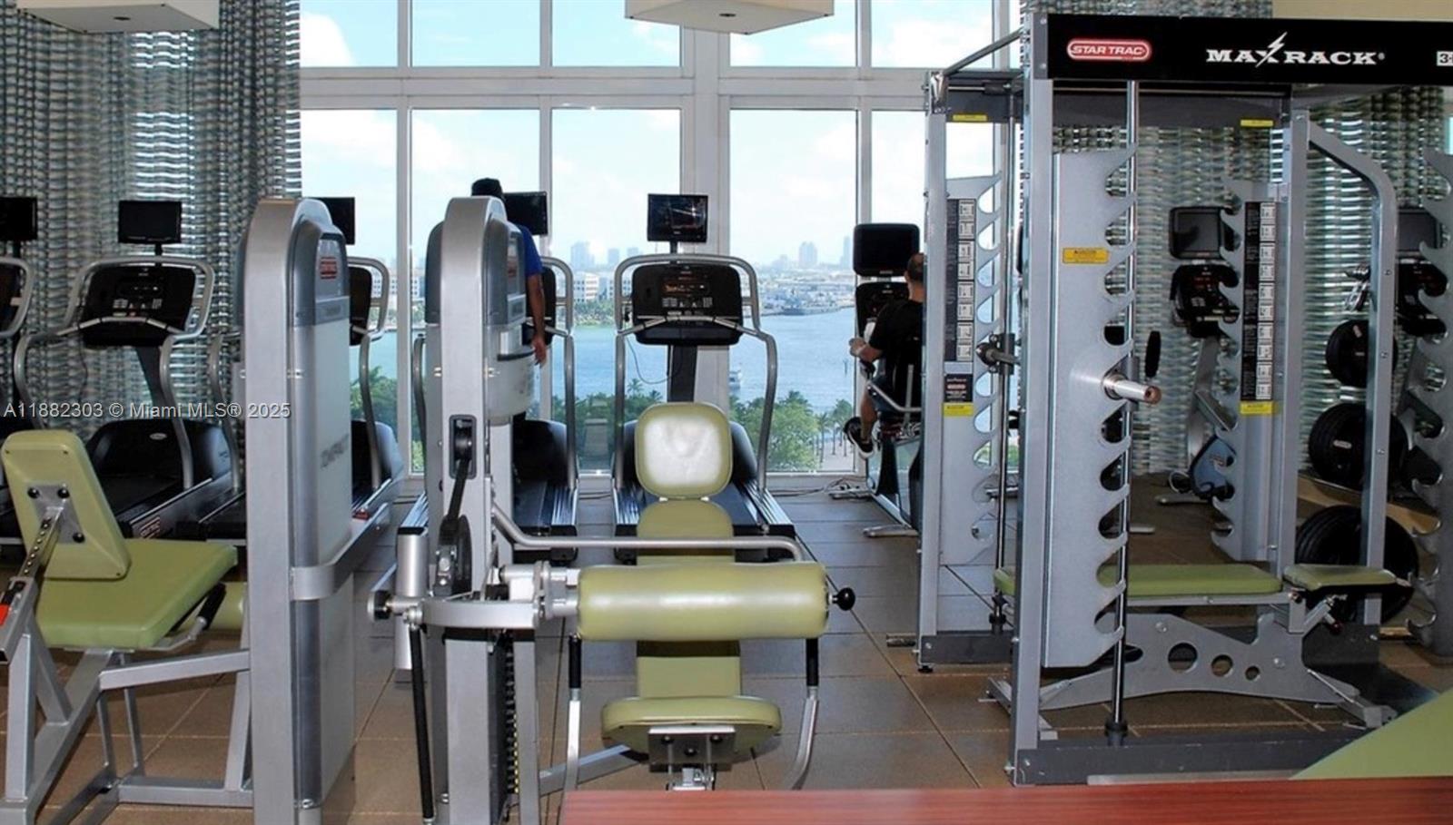 50 Biscayne Blvd # 3909