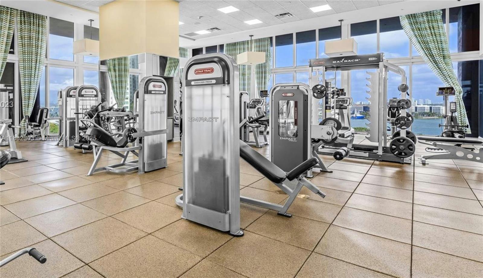 50 Biscayne Blvd # 3909