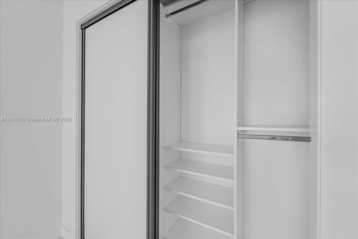 2127 Brickell Ave # 1701