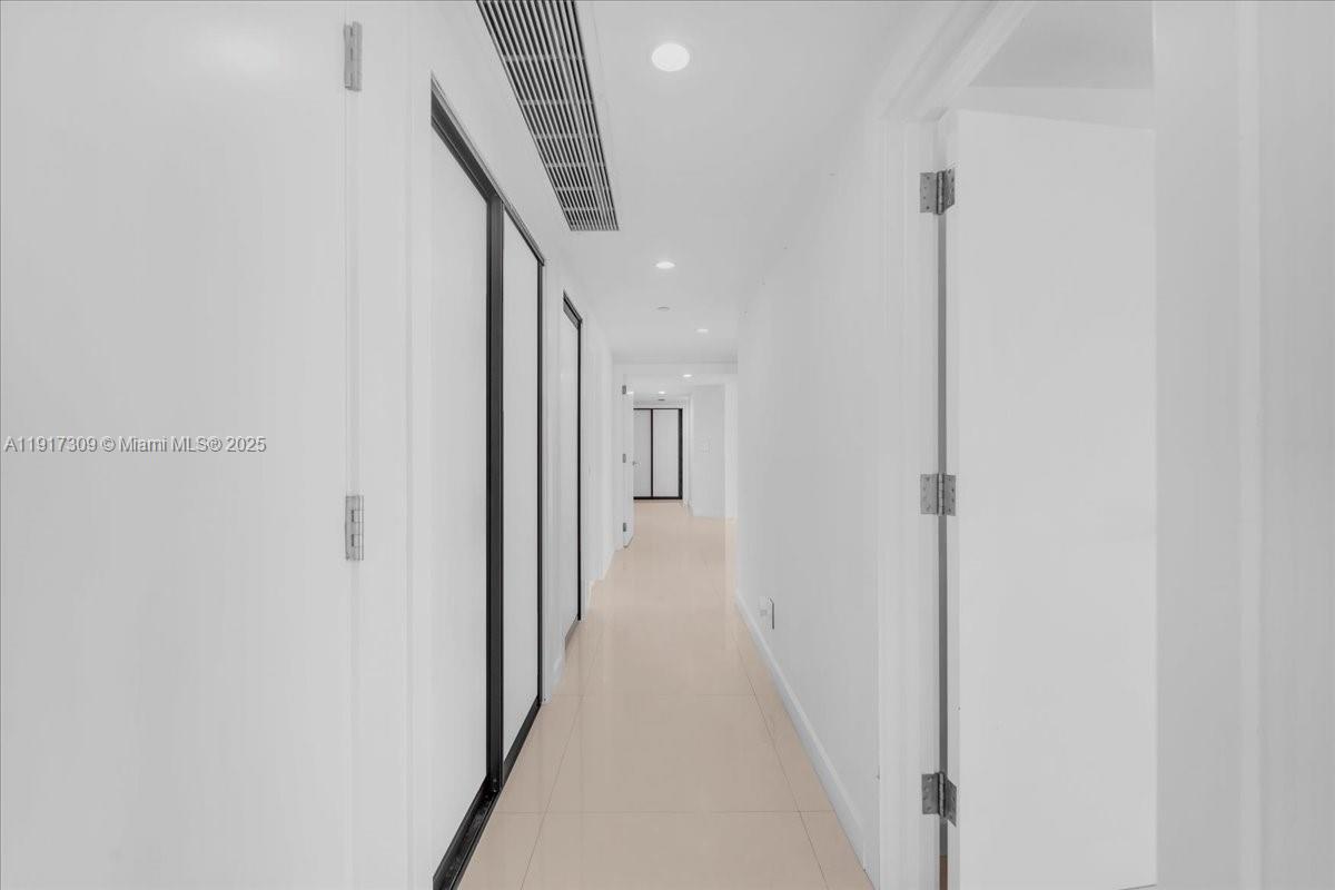 2127 Brickell Ave # 1701